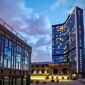 https://hilton-istanbul-bomonti-hotel-conference-center.istanbul-turkeyhotels.com